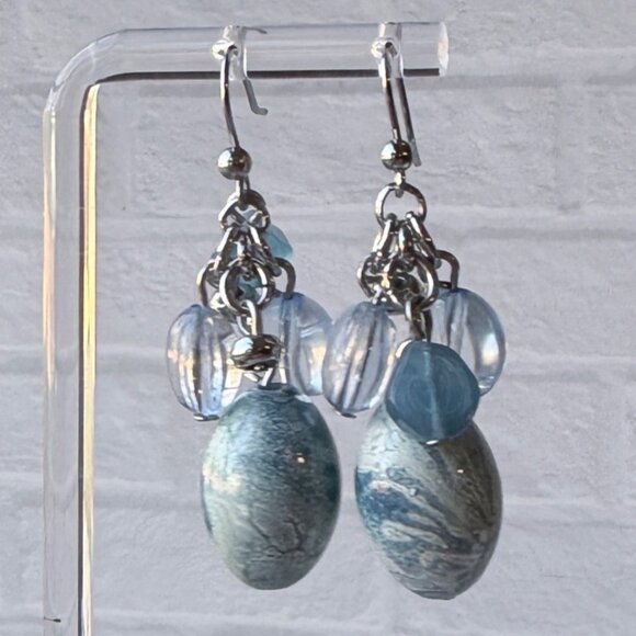 Vintage Chico’s Y2K Dangle Earrings Blue Beads Silver Tone Cluster Ocean Beachy - Picture 5 of 9